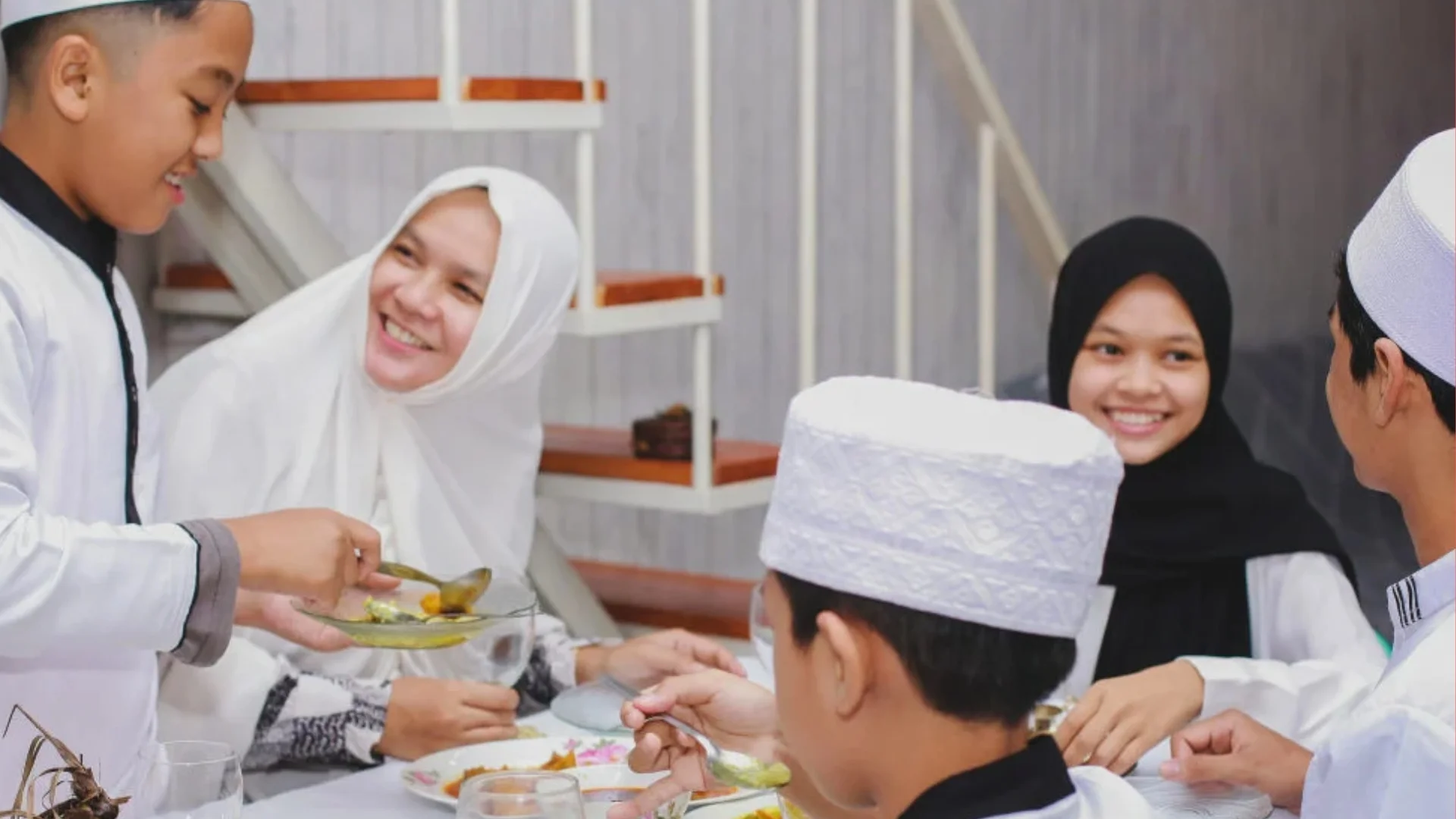 What Can Muslims Not Eat?
